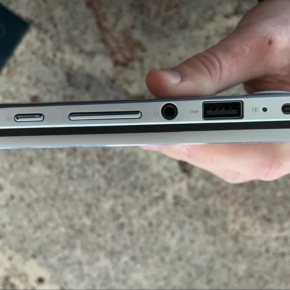 Asus 14 inch Chromebook Laptop - Picture 8 of 14